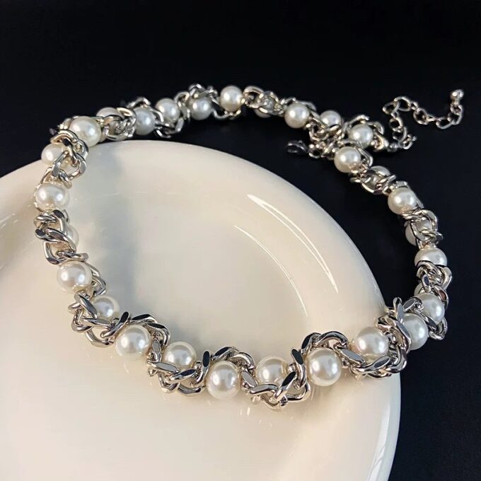 Titanium Steel Pearl Winding Clavicle Chain - Image 3