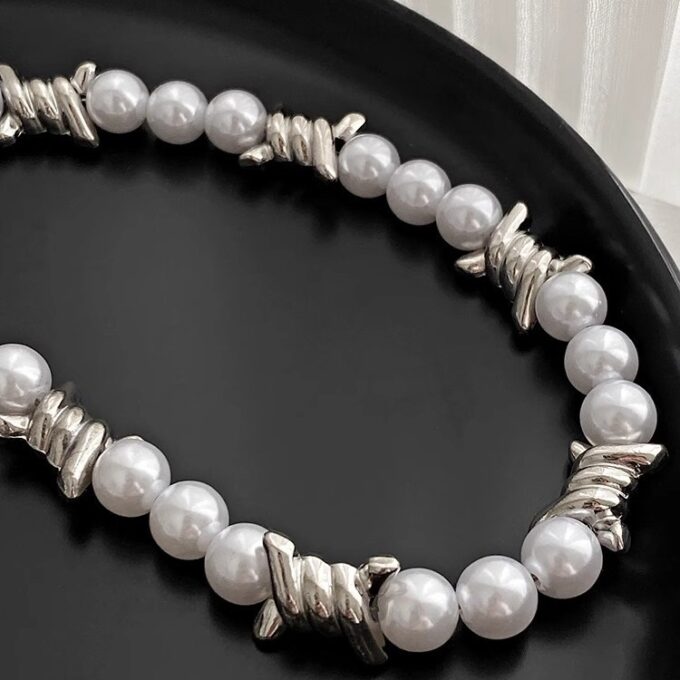 Pearl Stitching Clavicle Necklace - Image 3