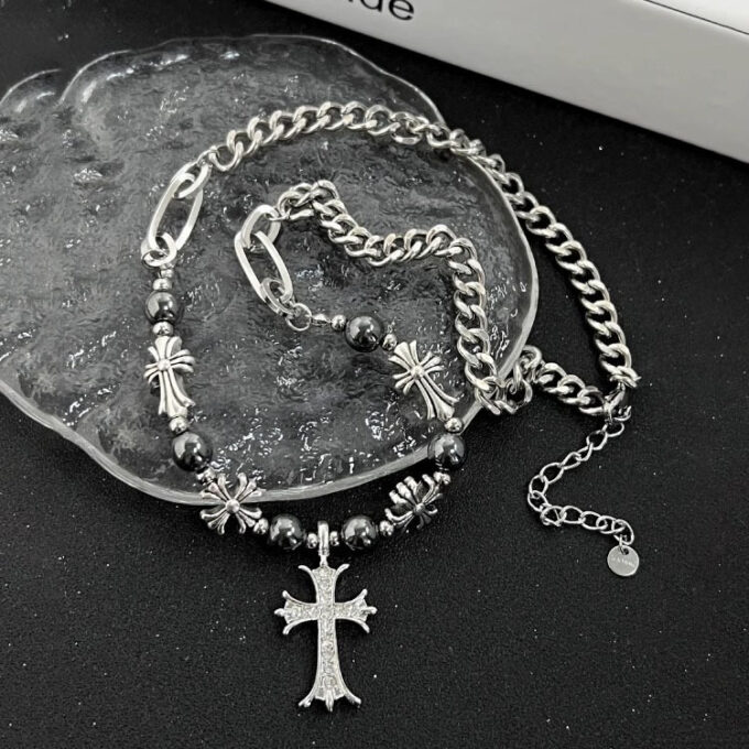 Vintage Cross Pendant Necklace - Image 3